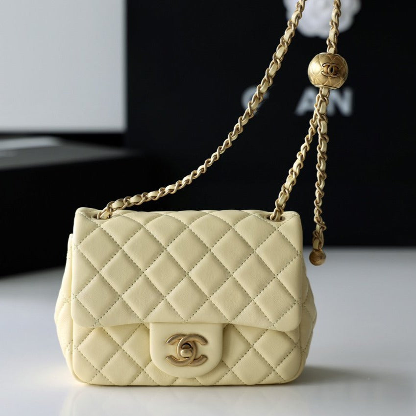 CHANEL FLAP BAG 17CM YELLOW LAMBSKIN GOLD HARDWARE