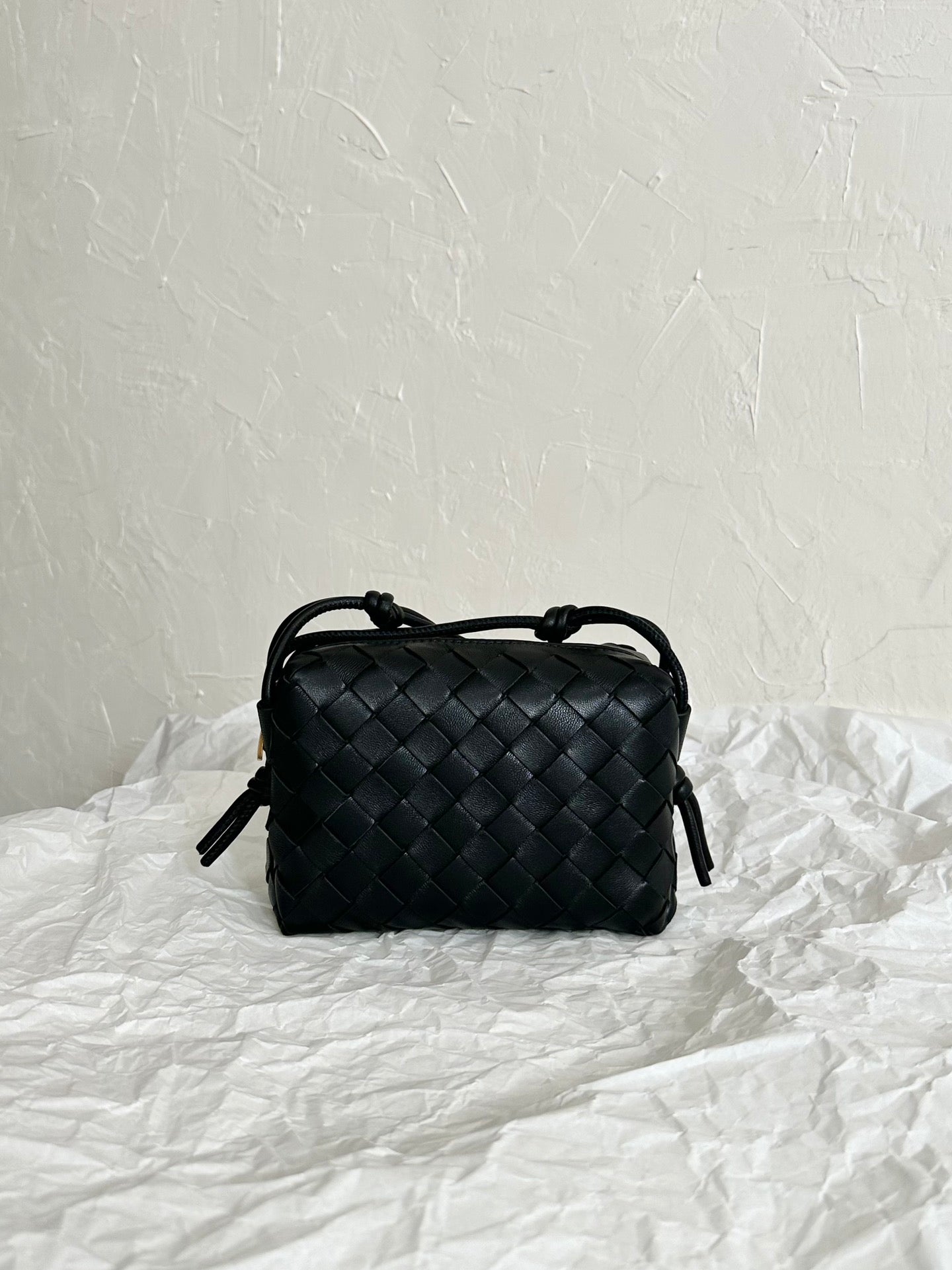 BOTTEGA VENETA BV LOOP MINI 17CM BLACK CALFSKIN