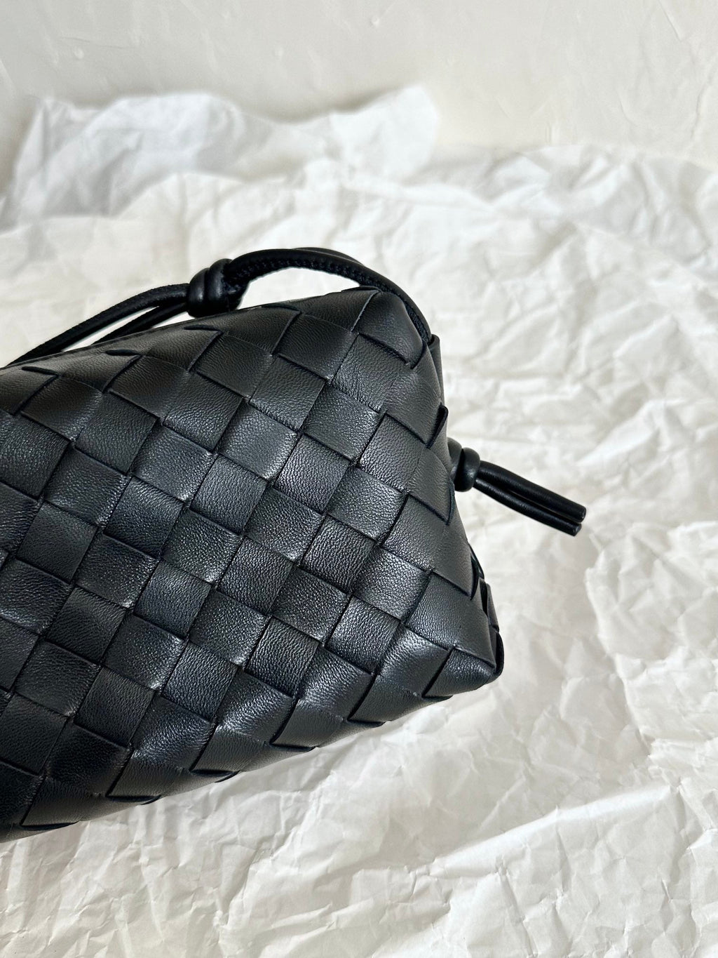 BOTTEGA VENETA BV LOOP MINI 17CM BLACK CALFSKIN
