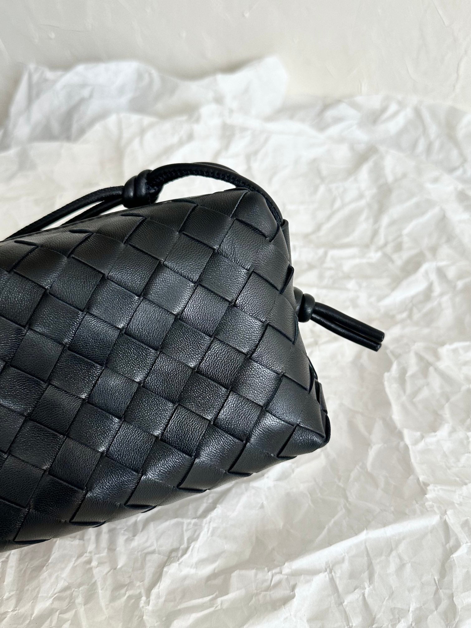 BOTTEGA VENETA BV LOOP MINI 17CM BLACK CALFSKIN