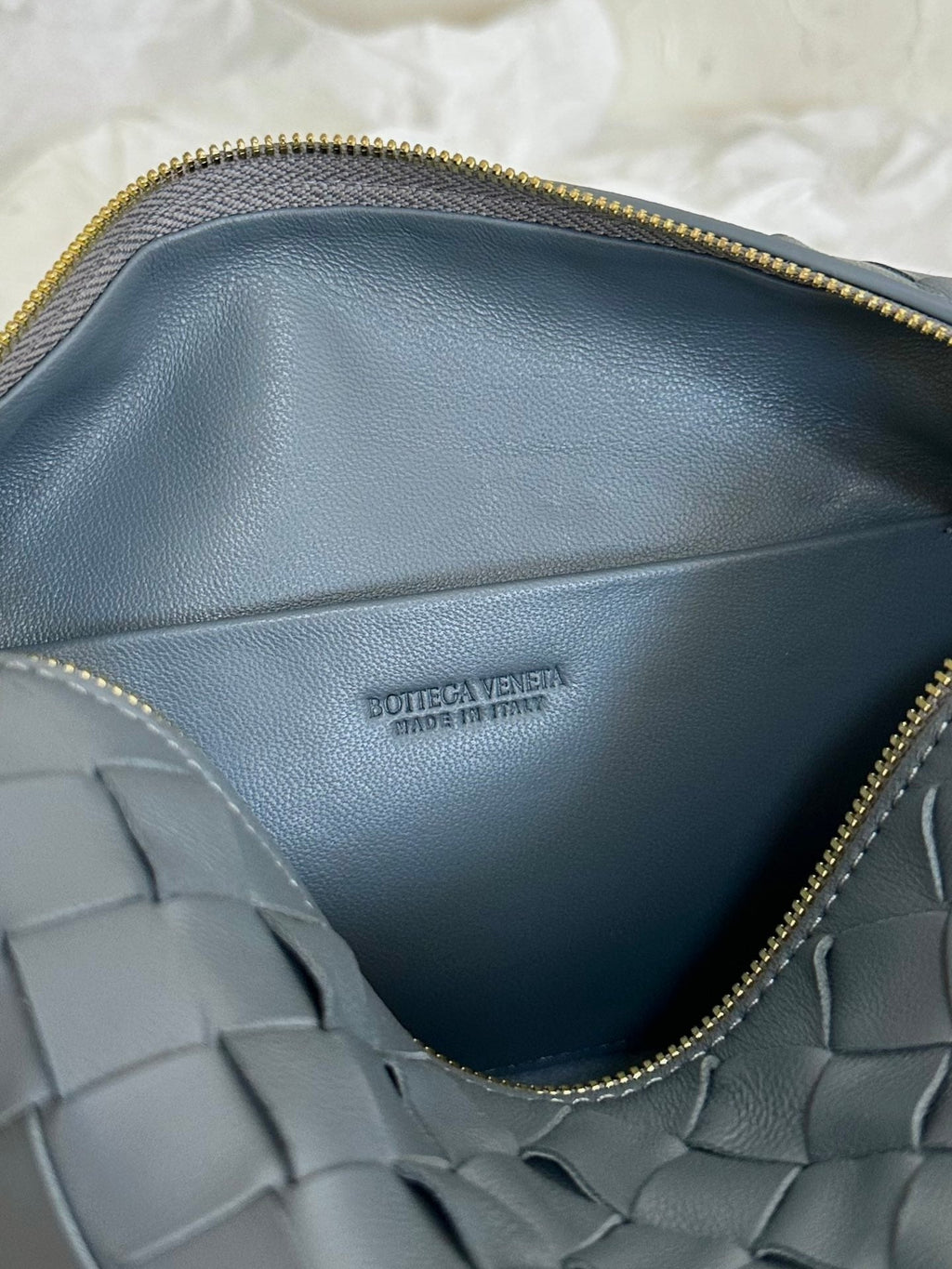 BOTTEGA VENETA BV LOOP SMALL 23CM GREY CALFSKIN