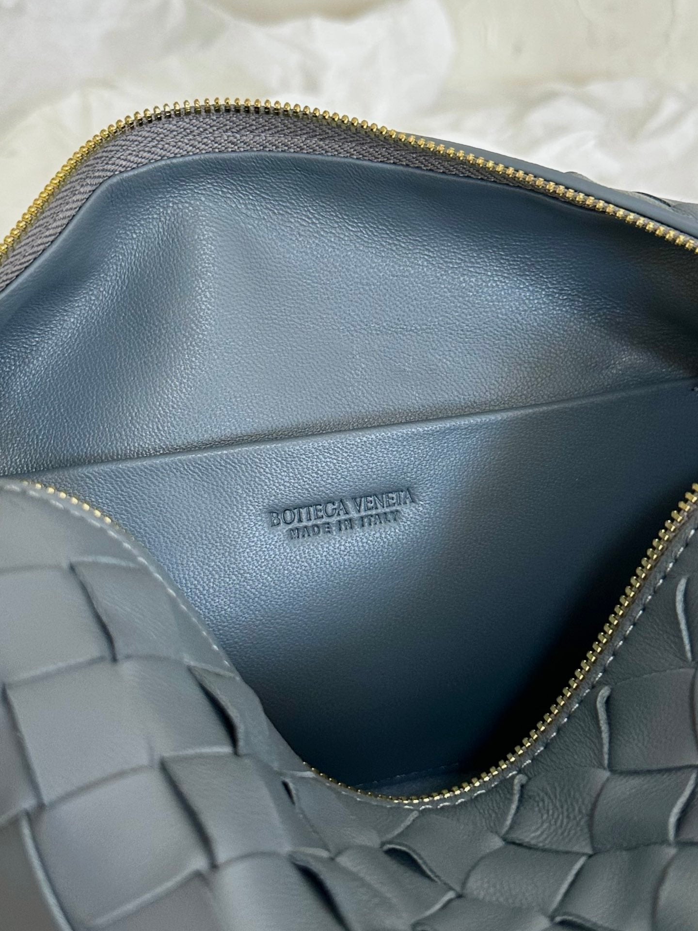 BOTTEGA VENETA BV LOOP SMALL 23CM GREY CALFSKIN