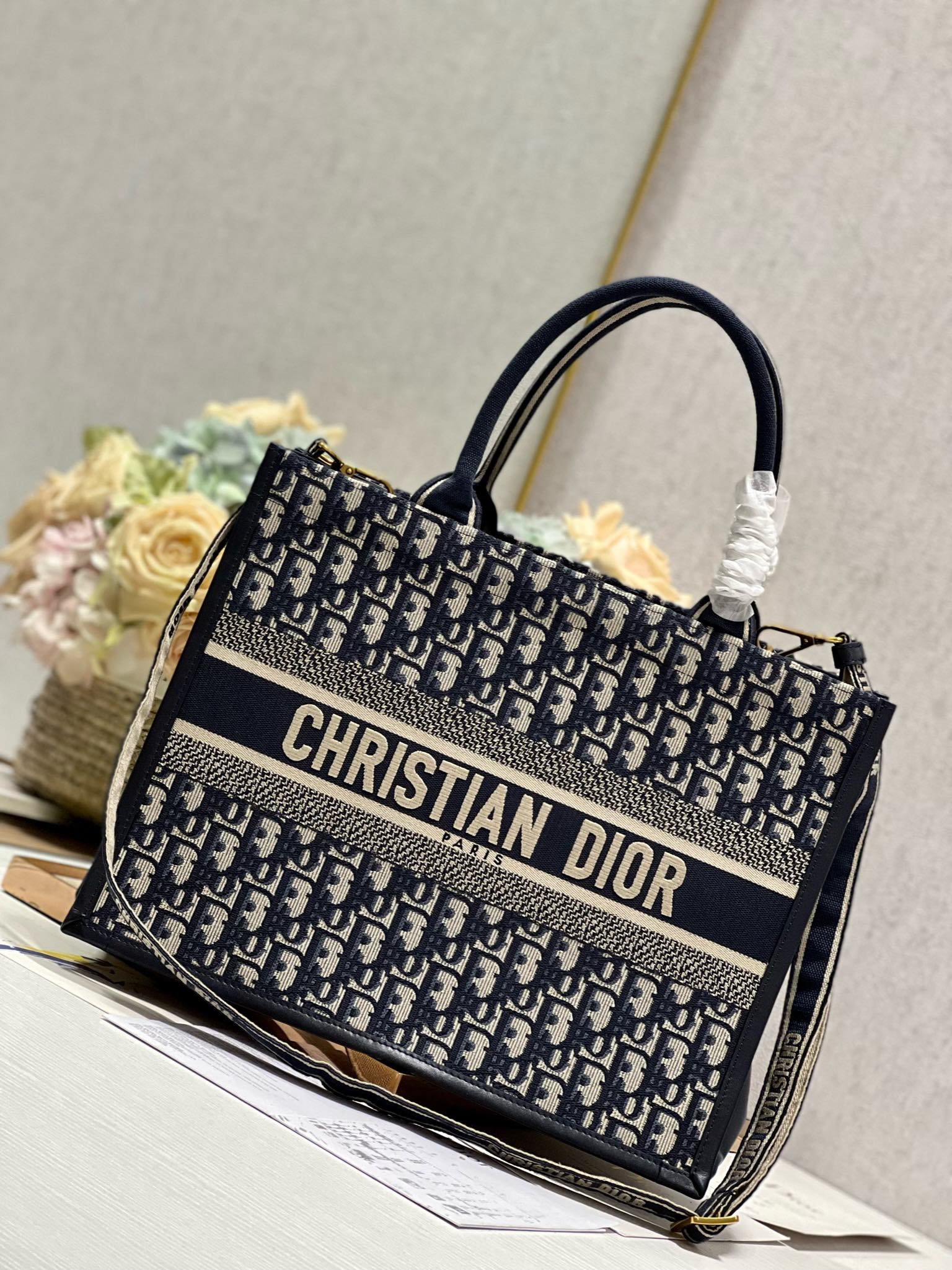 DIOR CD MEDIUM BOOK TOTE 36 BLUE OBLIQUE EMBROIDERY