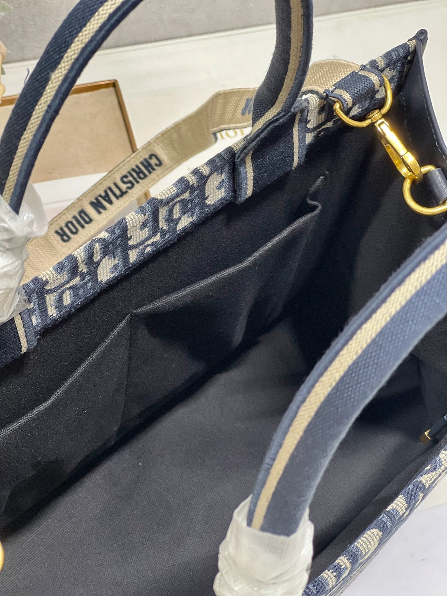 DIOR CD MEDIUM BOOK TOTE 36 BLUE OBLIQUE EMBROIDERY