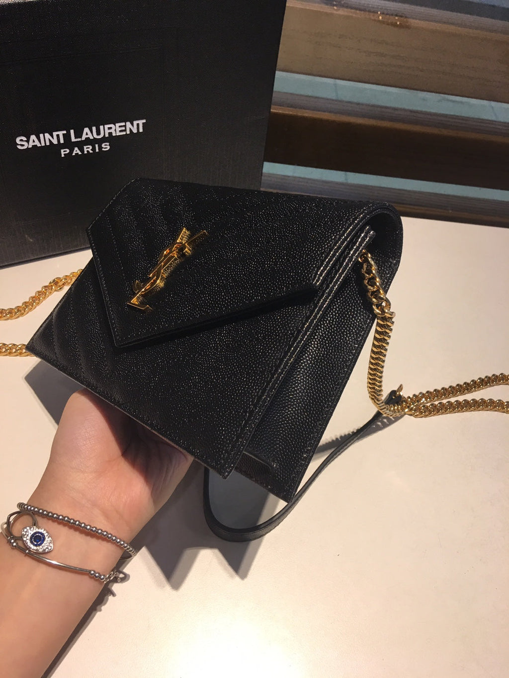 SAINT LAURENT AVIAR 19 CHAIN BAG IN BLACK CALFSKIN