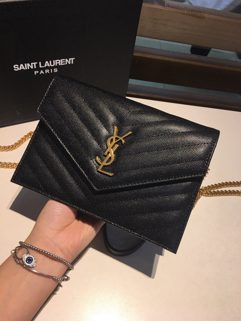 SAINT LAURENT AVIAR 19 CHAIN BAG IN BLACK CALFSKIN