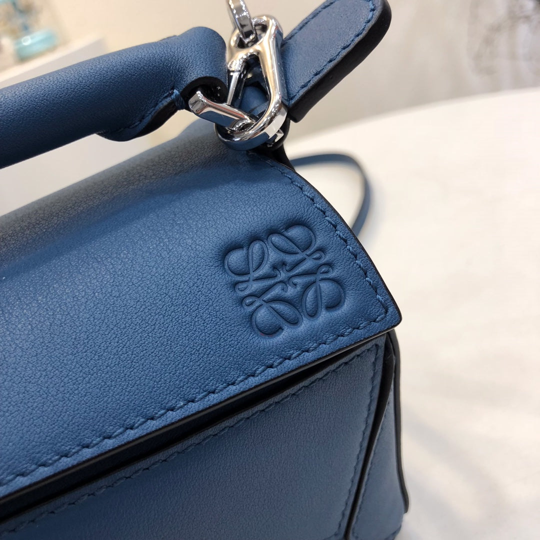 LOEWE LOE MINI 18 PUZZLE BAG IN NAVY BLUE CALFSKIN