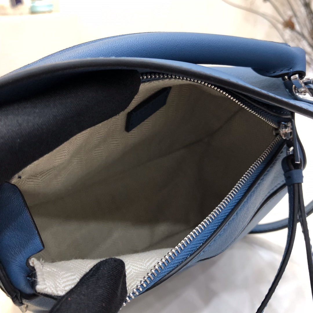 LOEWE LOE MINI 18 PUZZLE BAG IN NAVY BLUE CALFSKIN