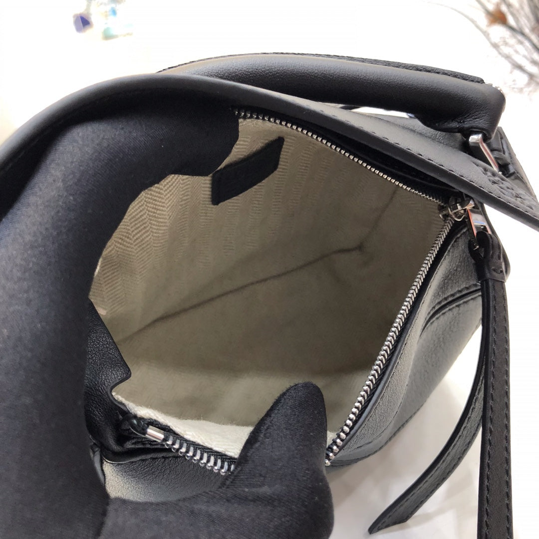 LOEWE LOE MINI 18 PUZZLE BAG IN BLACK CALFSKIN
