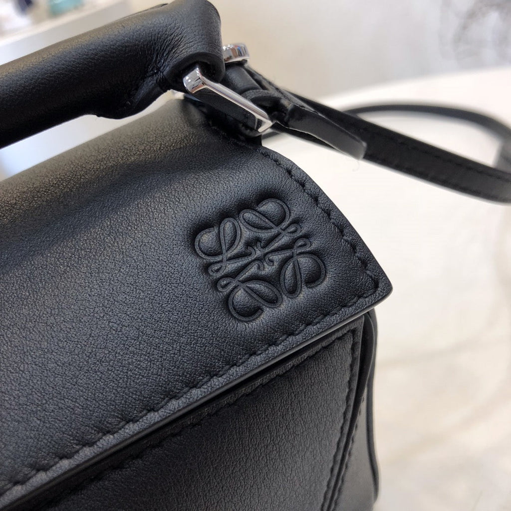 LOEWE LOE MINI 18 PUZZLE BAG IN BLACK CALFSKIN