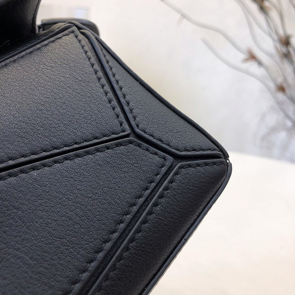 LOEWE LOE MINI 18 PUZZLE BAG IN BLACK CALFSKIN