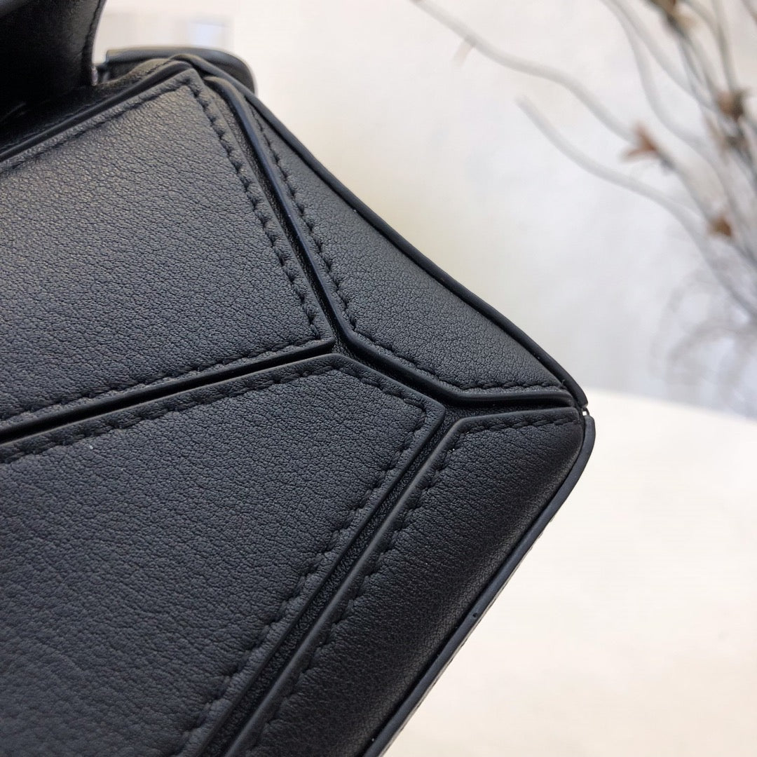 LOEWE LOE MINI 18 PUZZLE BAG IN BLACK CALFSKIN