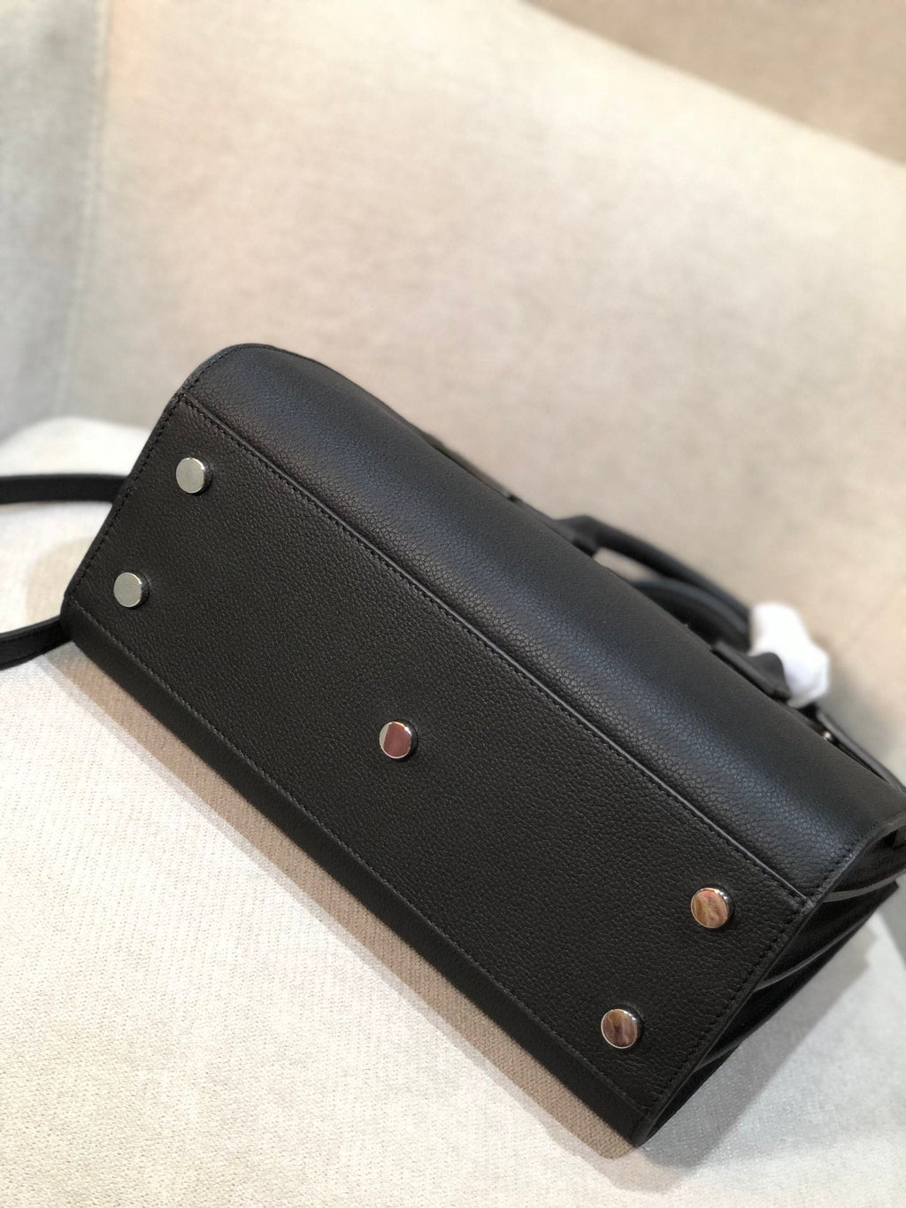 SAINT LAURENT SAC DE 26 HANDBAG BLACK CALFSKIN