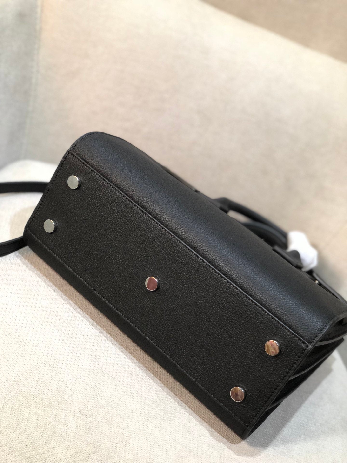 SAINT LAURENT SAC DE 26 HANDBAG BLACK CALFSKIN