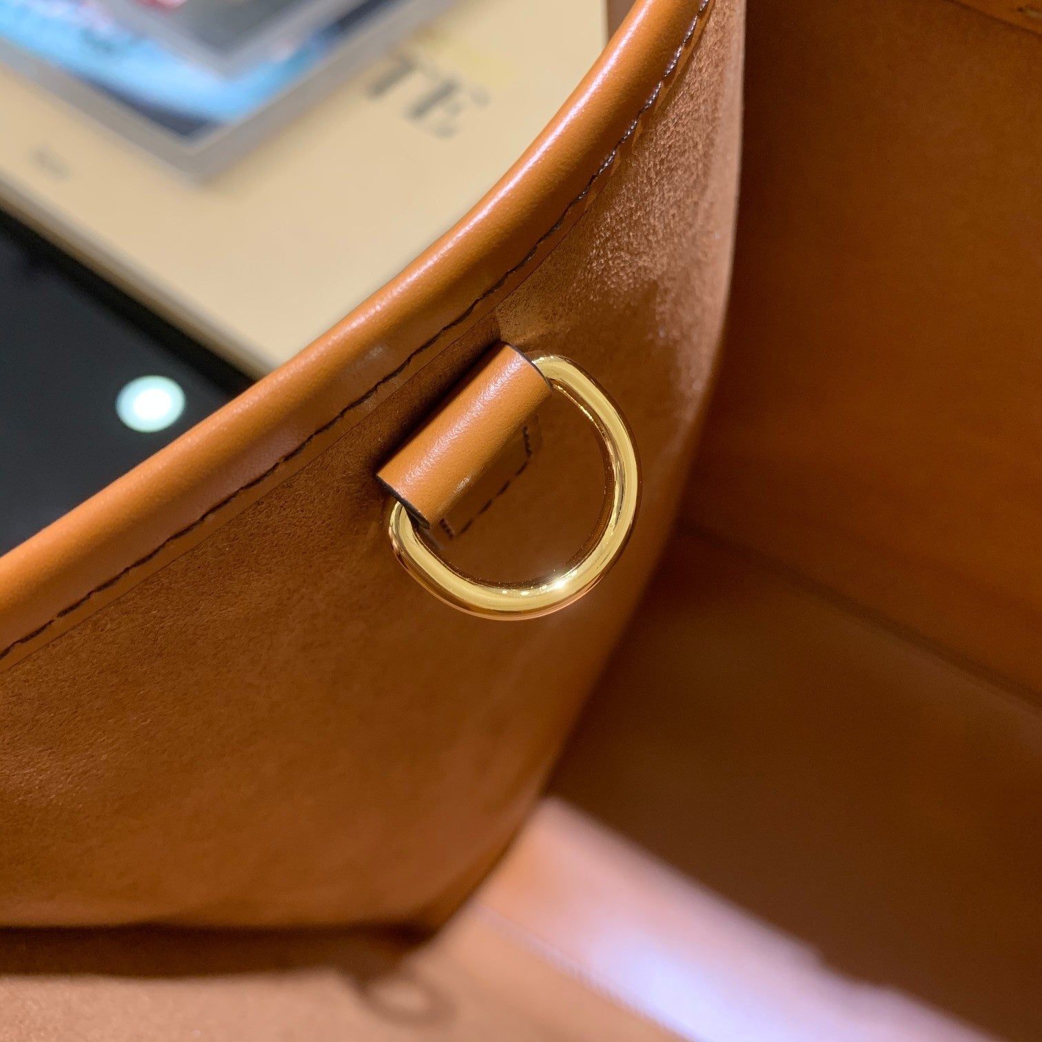 FENDI SHINE 40 TOTE BAG IN CARROT ORANGE EMBOSSED CALFSKIN