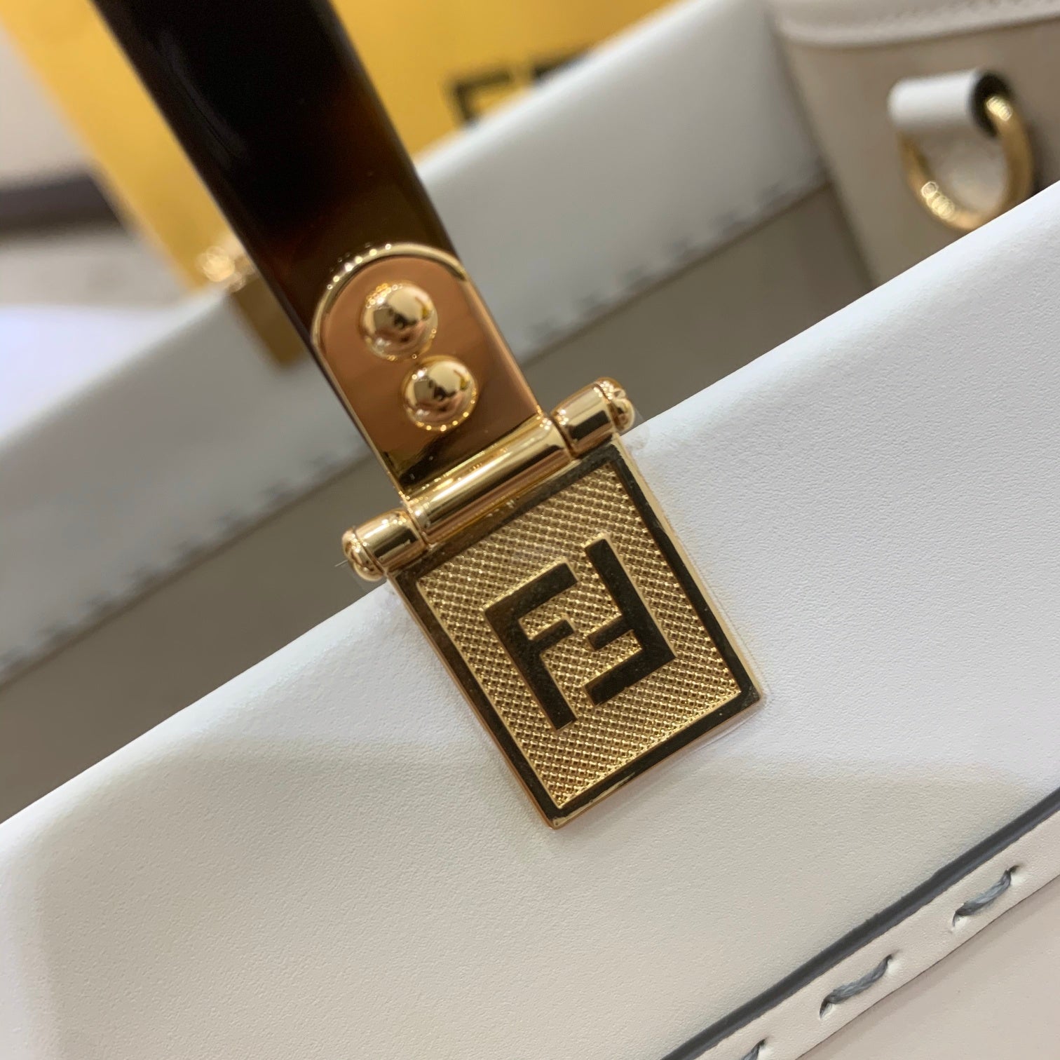 FENDI SHINE 40 TOTE BAG IN WHITE EMBOSSED CALFSKIN