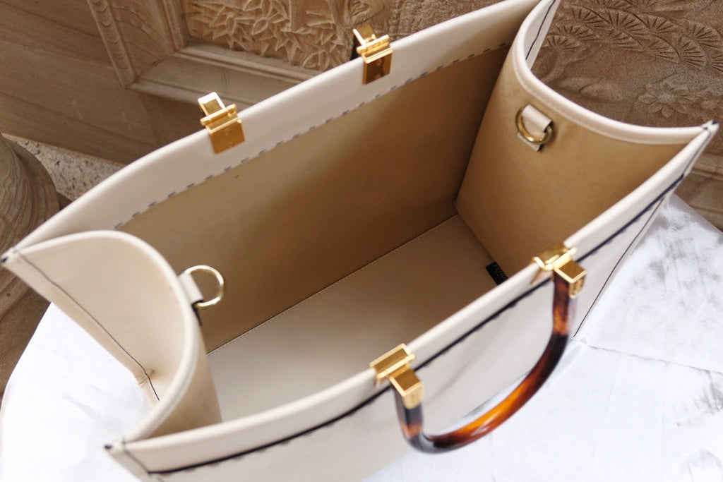 FENDI Fend Sunshine Large Bag 40.5 White Leather