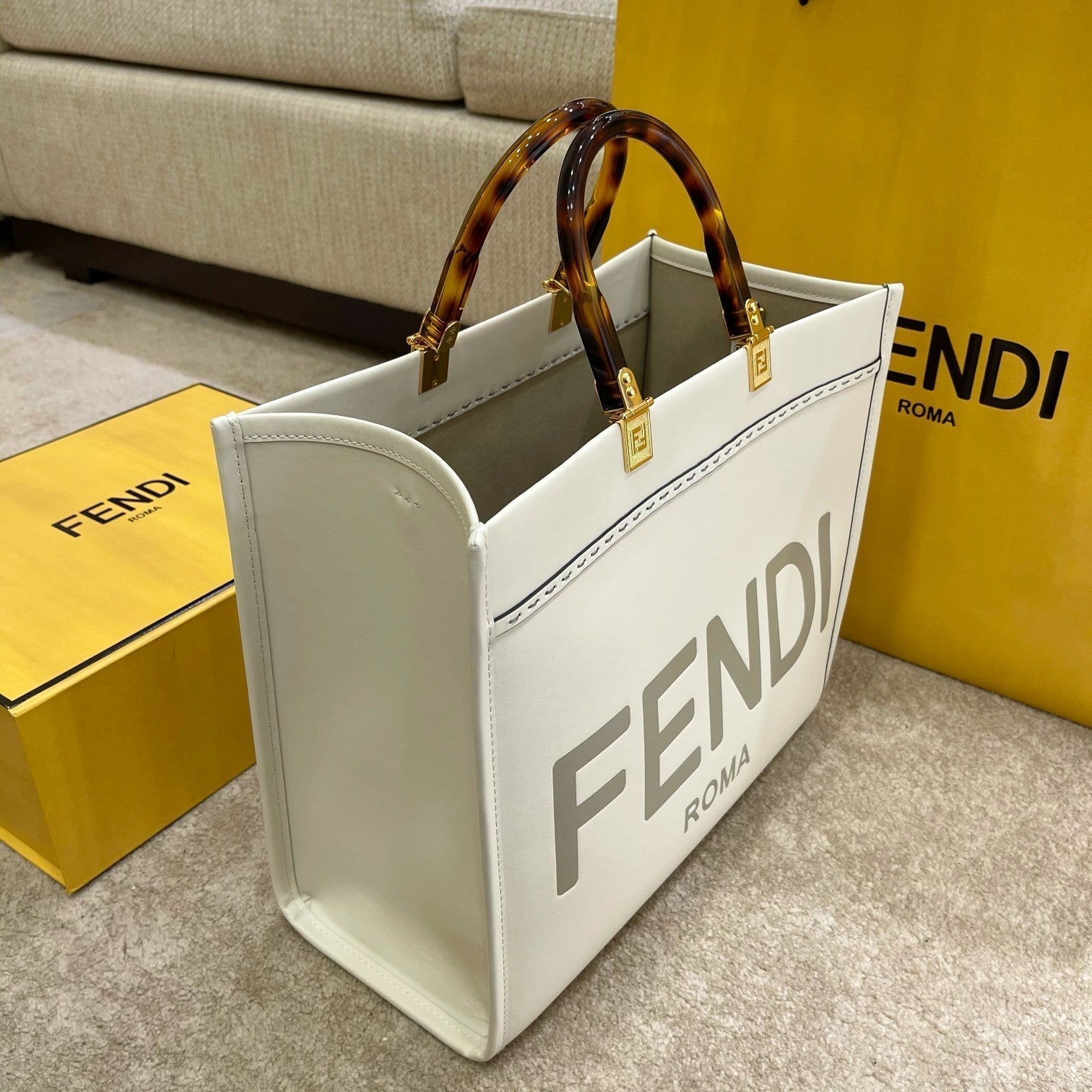 FENDI SHINE LARGE 35 TOTE IN WHITE CALFSKIN