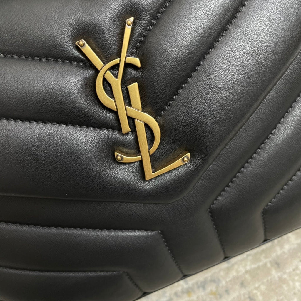 SAINT LAURENT LOULOU SMALL 25 IN BLACK LAMBSKIN GOLD HARDWARE