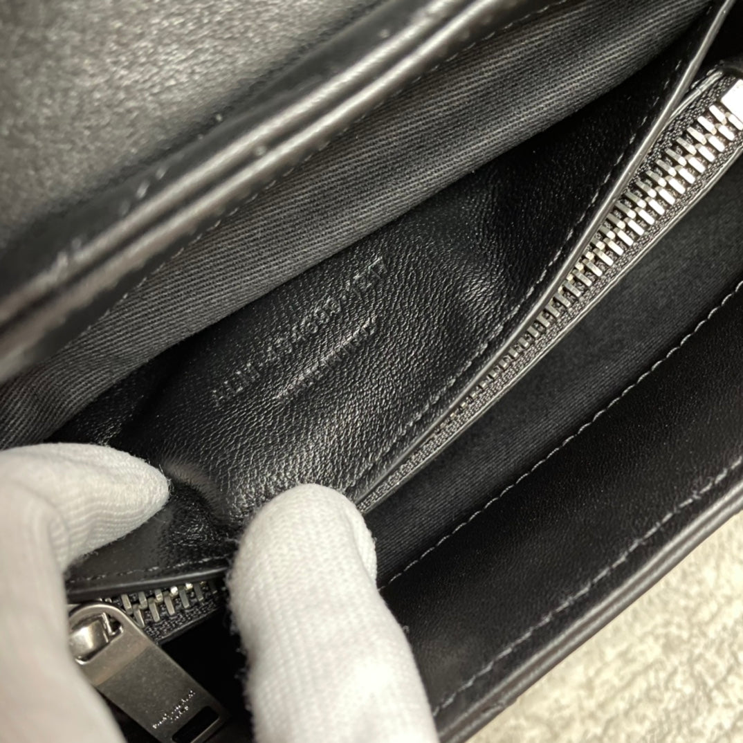 SAINT LAURENT LOULOU SMALL 25 IN BLACK LAMBSKIN SILVER HARDWARE