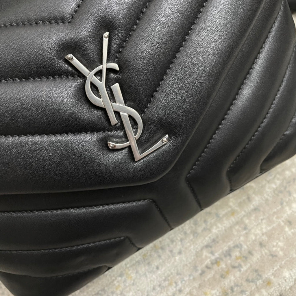 SAINT LAURENT LOULOU SMALL 25 IN BLACK LAMBSKIN SILVER HARDWARE