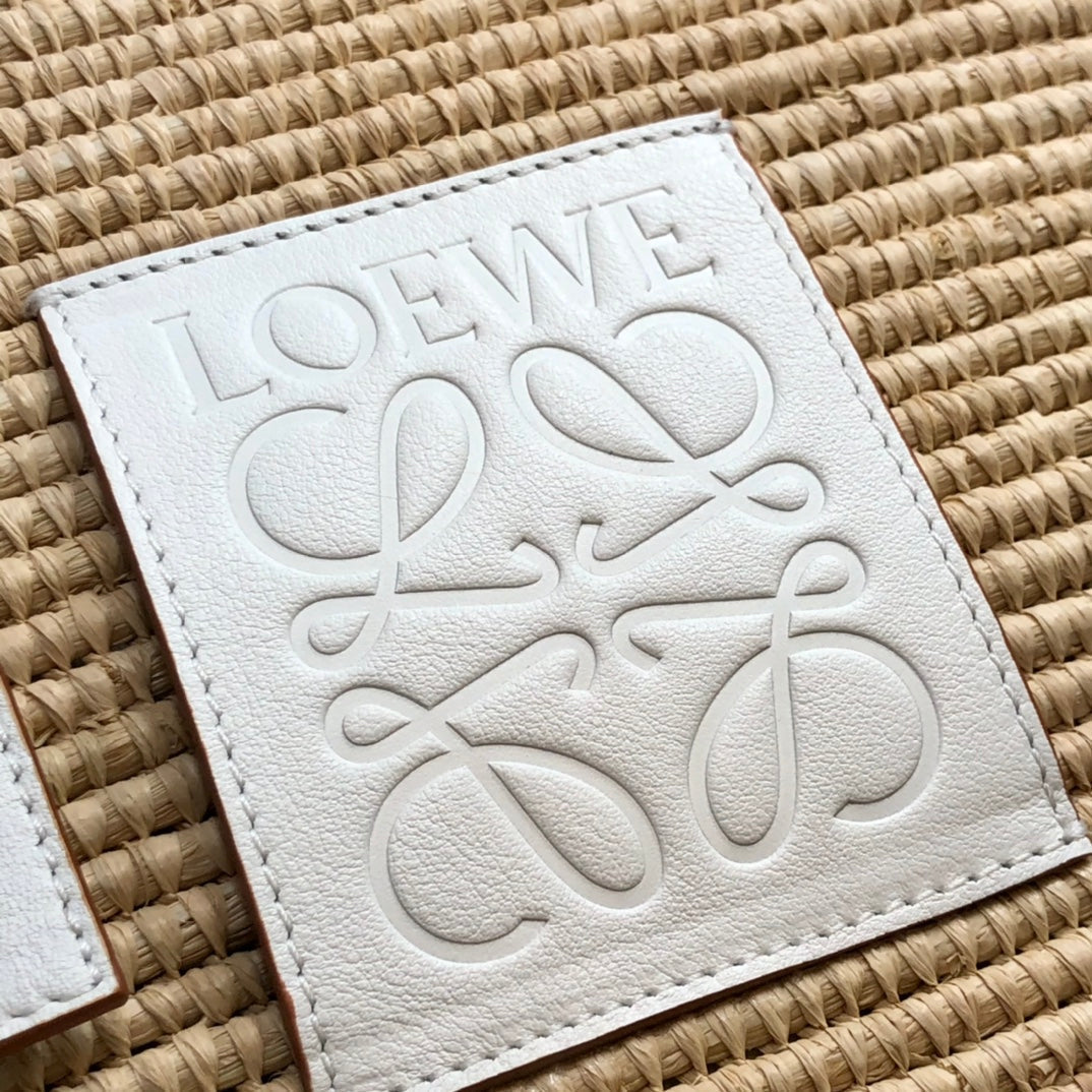 LOEWE LOE SQUARE BASKET BAG 28 IN NATURAL RAFFIA AND WHITE CALFSKIN