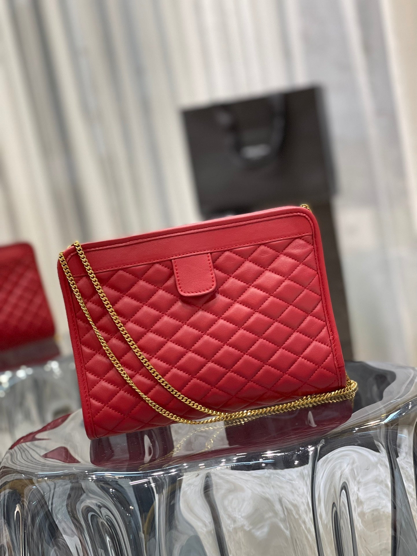 SAINT LAURENT VICTOIRE 25 RED LAMBSKIN GOLD HARDWARE