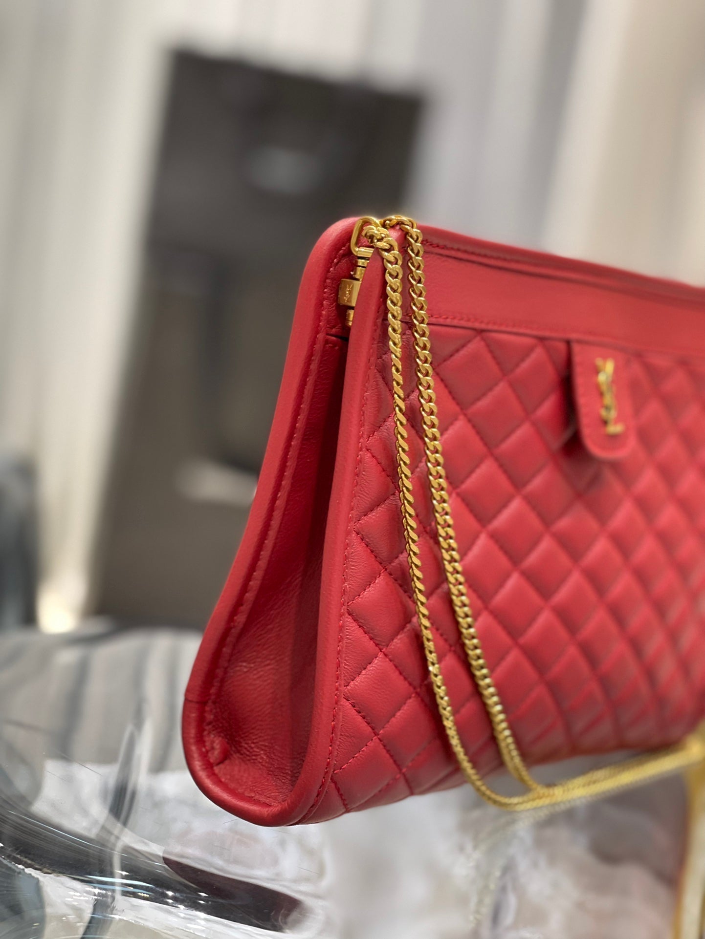 SAINT LAURENT VICTOIRE 25 RED LAMBSKIN GOLD HARDWARE
