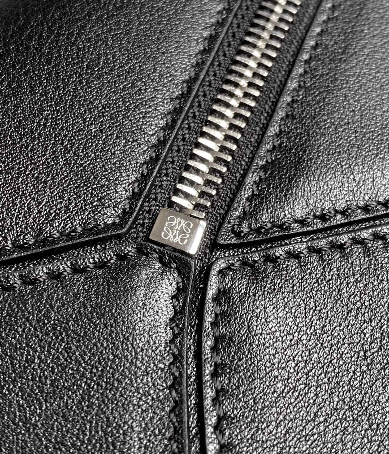 LOEWE MEDIUM 29 PUZZLE BAG IN BLACK SOFT GRAINED CALFSKIN
