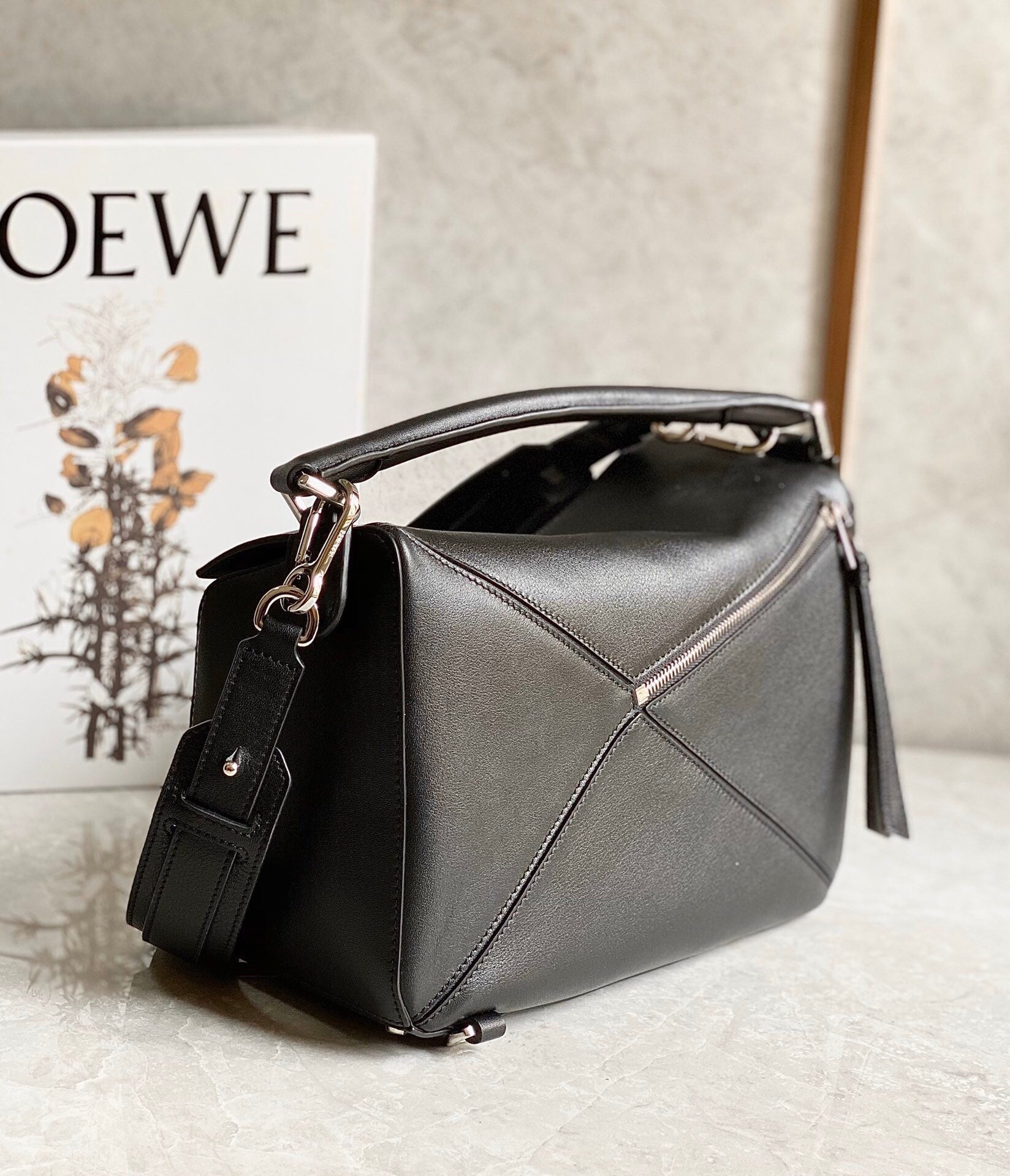 LOEWE MEDIUM 29 PUZZLE BAG IN BLACK SOFT GRAINED CALFSKIN