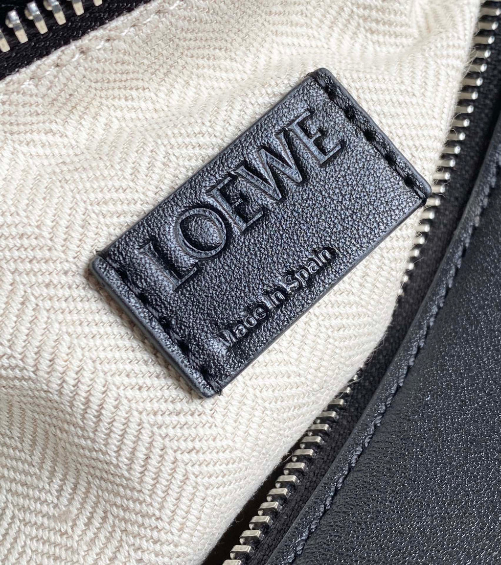 LOEWE MEDIUM 29 PUZZLE BAG IN BLACK SOFT GRAINED CALFSKIN