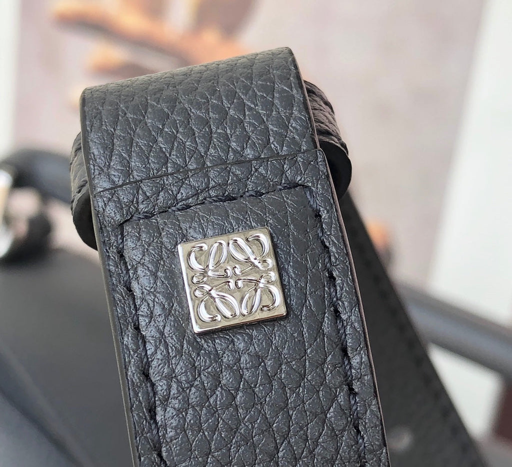 LOEWE SMALL PUZZLE 24 BAG IN CLASSIC BLACK CALFSKIN