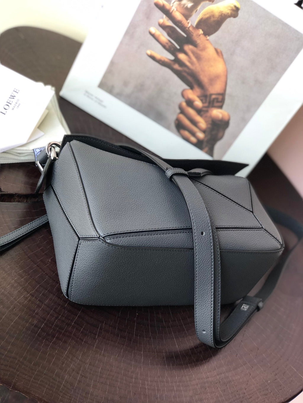 LOEWE SMALL PUZZLE 24 BAG IN CLASSIC BLACK CALFSKIN