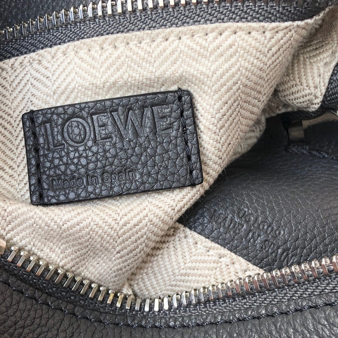 LOEWE SMALL PUZZLE 24 BAG IN CLASSIC BLACK CALFSKIN