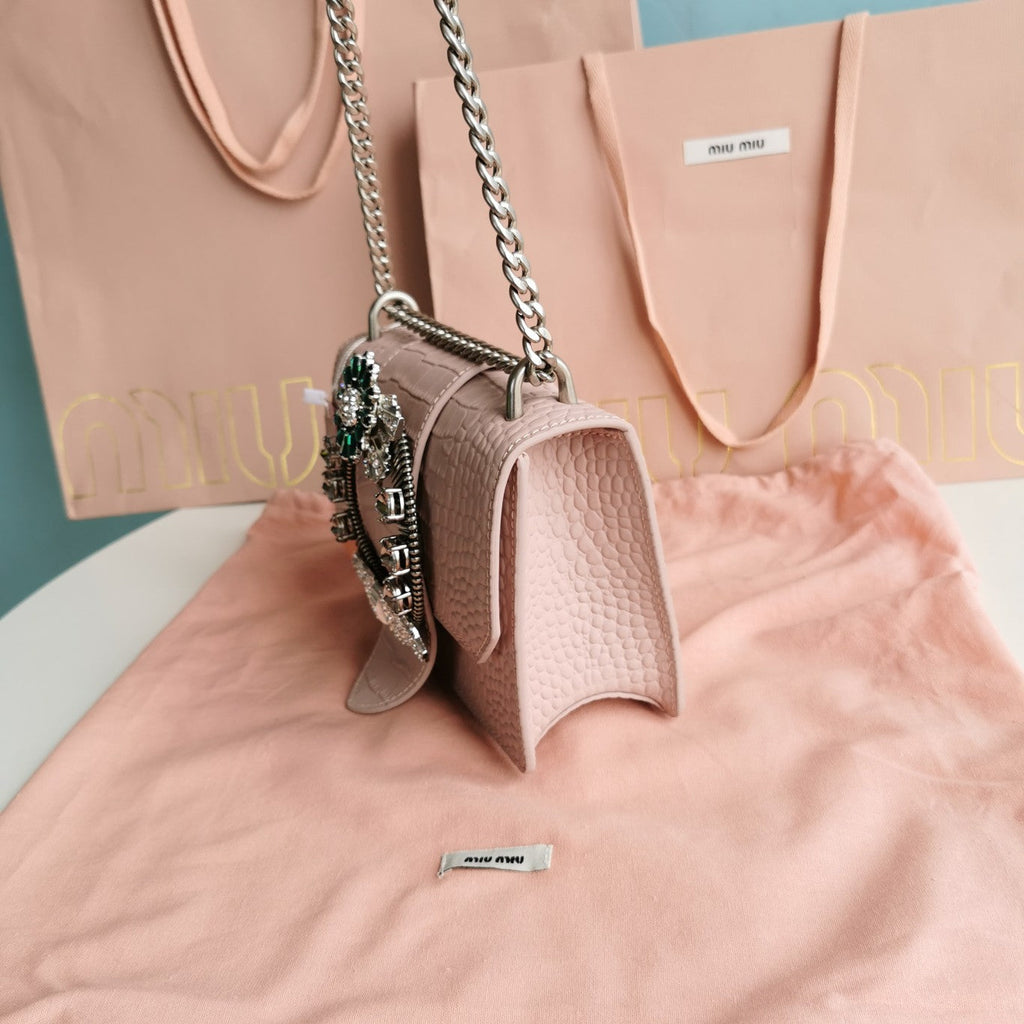 MIU MIU LADY 20 HANDBAG IN CROCODILE PATTERN LIGHT PINK CALFSKIN