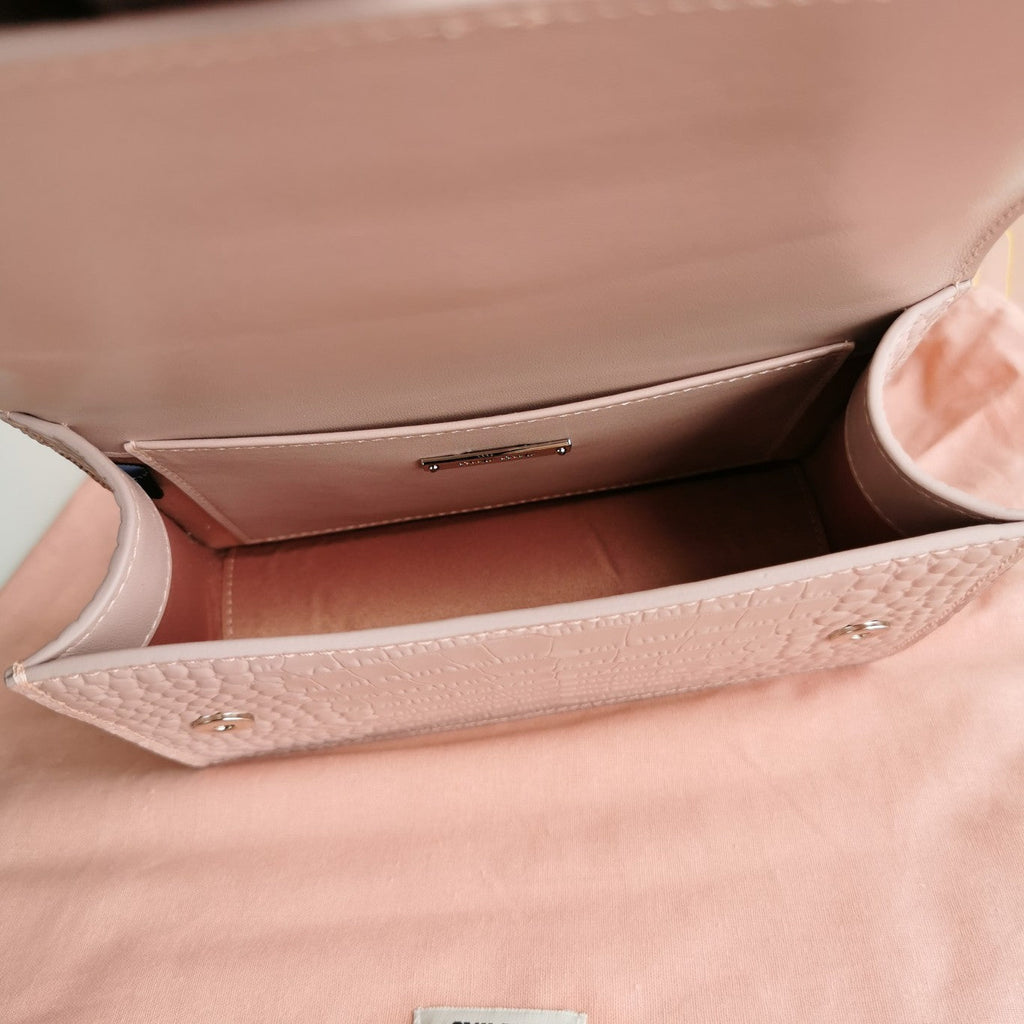 MIU MIU LADY 20 HANDBAG IN CROCODILE PATTERN LIGHT PINK CALFSKIN