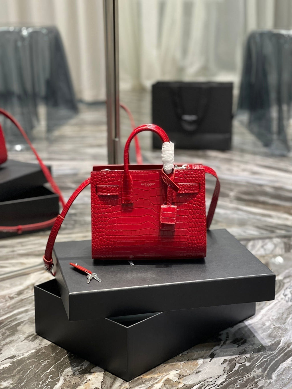 SAINT LAURENT SAC DE JOUR NANO 22 RED CALFSKIN GOLD HARDWARE