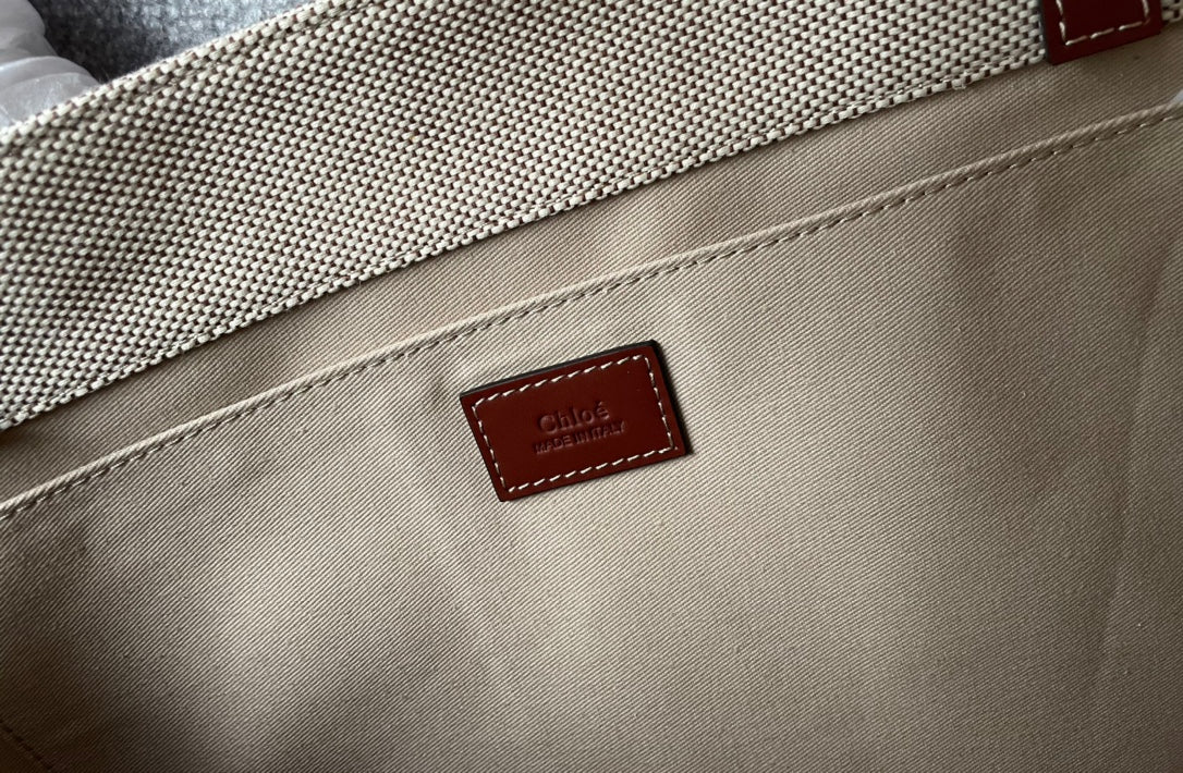 CHLOE LAGRE STRAP WOODY TOTE BAG 45 IN BEIGE LINEN CANVAS BLACK WEBBING LOGO EMBROIDER BROWN CALFSKIN