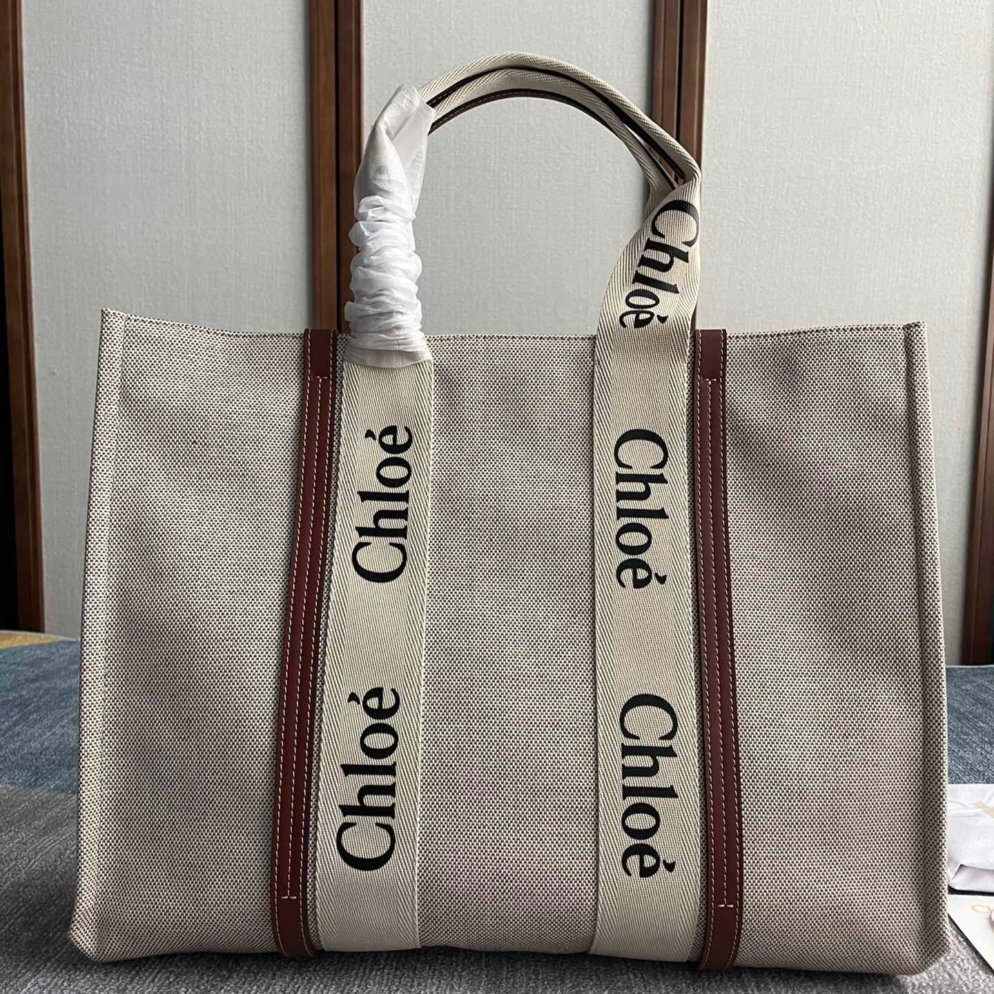 CHLOE LAGRE STRAP WOODY TOTE BAG 45 IN BEIGE LINEN CANVAS BLACK WEBBING LOGO EMBROIDER BROWN CALFSKIN