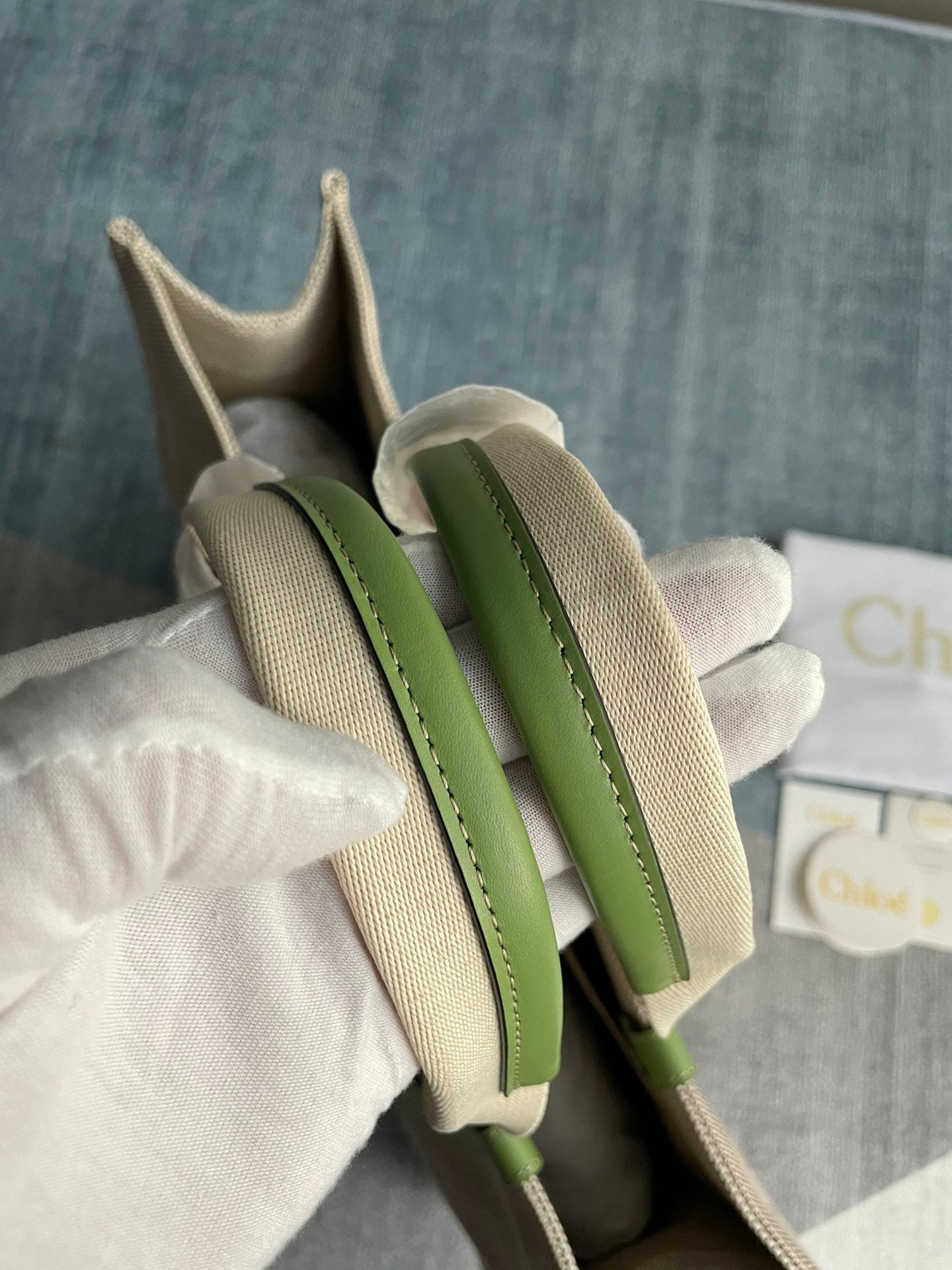 CHLOE LAGRE WOODY TOTE BAG 45 IN BEIGE LINEN CANVAS BLACK WEBBING LOGO EMBROIDER GREEN CALFSKIN