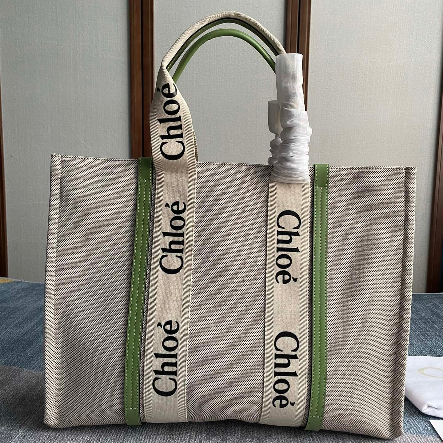 CHLOE LAGRE WOODY TOTE BAG 45 IN BEIGE LINEN CANVAS BLACK WEBBING LOGO EMBROIDER GREEN CALFSKIN