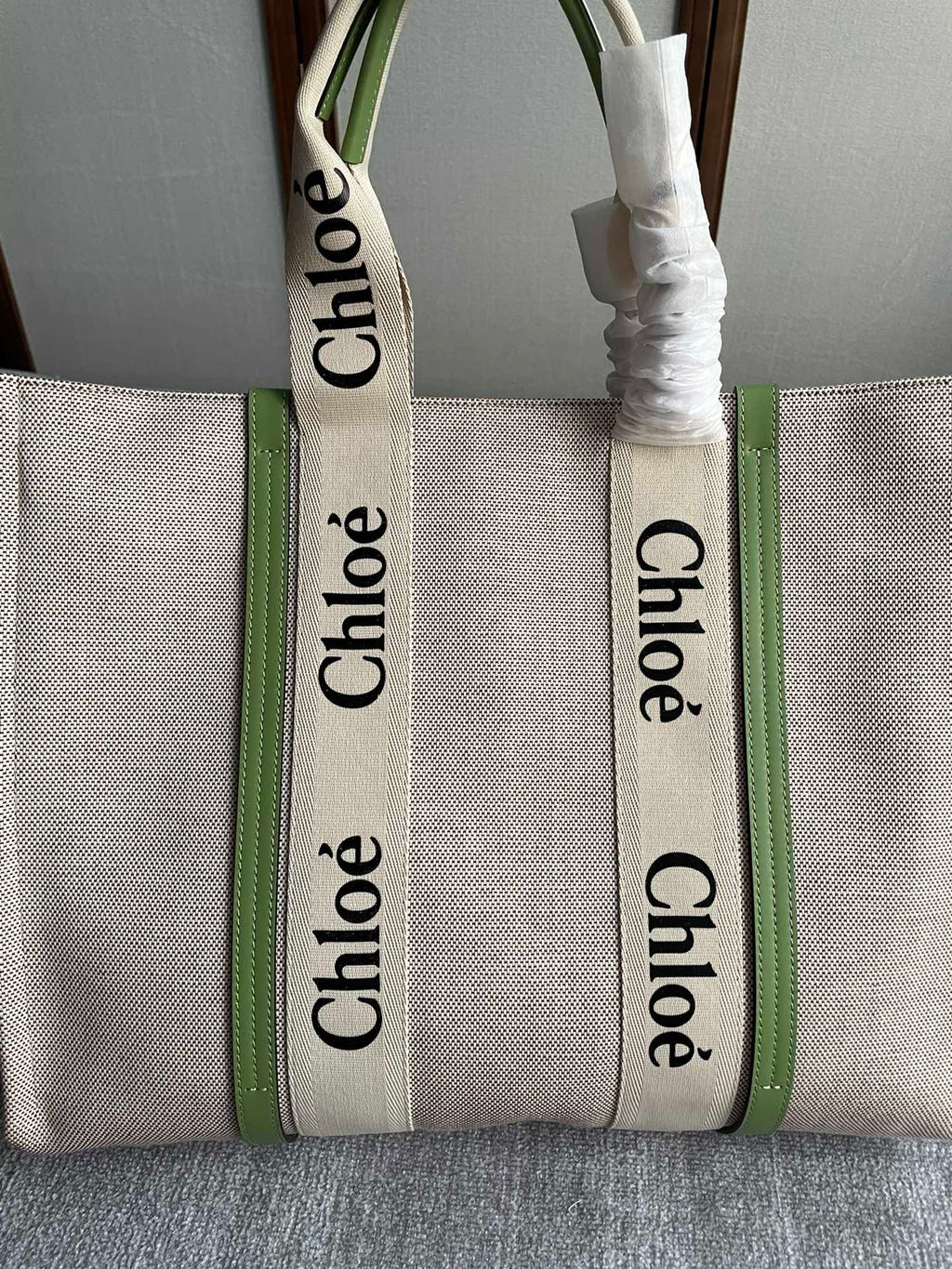 CHLOE LAGRE WOODY TOTE BAG 45 IN BEIGE LINEN CANVAS BLACK WEBBING LOGO EMBROIDER GREEN CALFSKIN