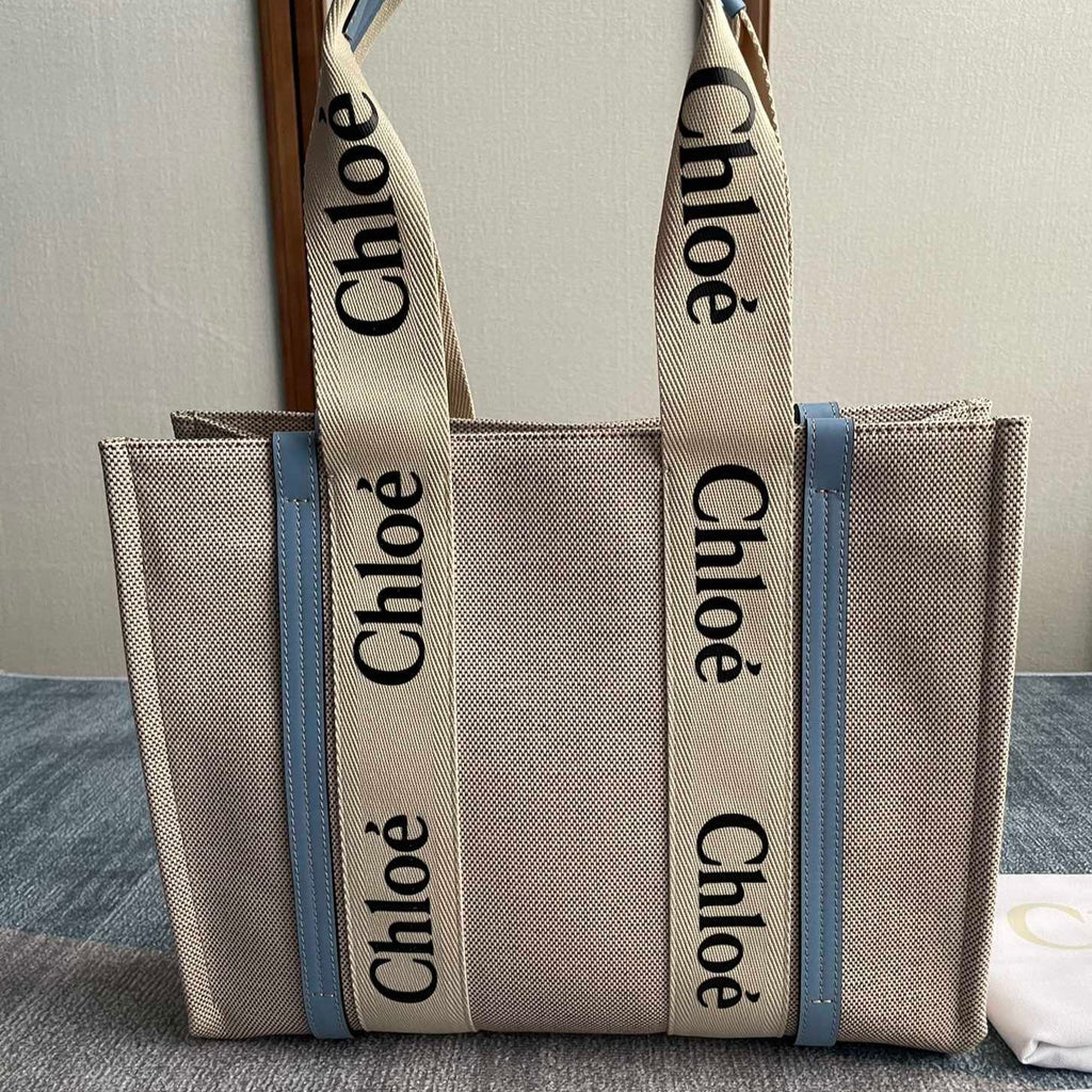CHLOE MEDIUM STRAP WOODY TOTE BAG 37 IN BEIGE LINEN CANVAS BLACK WEBBING LOGO EMBROIDER BLUE CALFSKIN