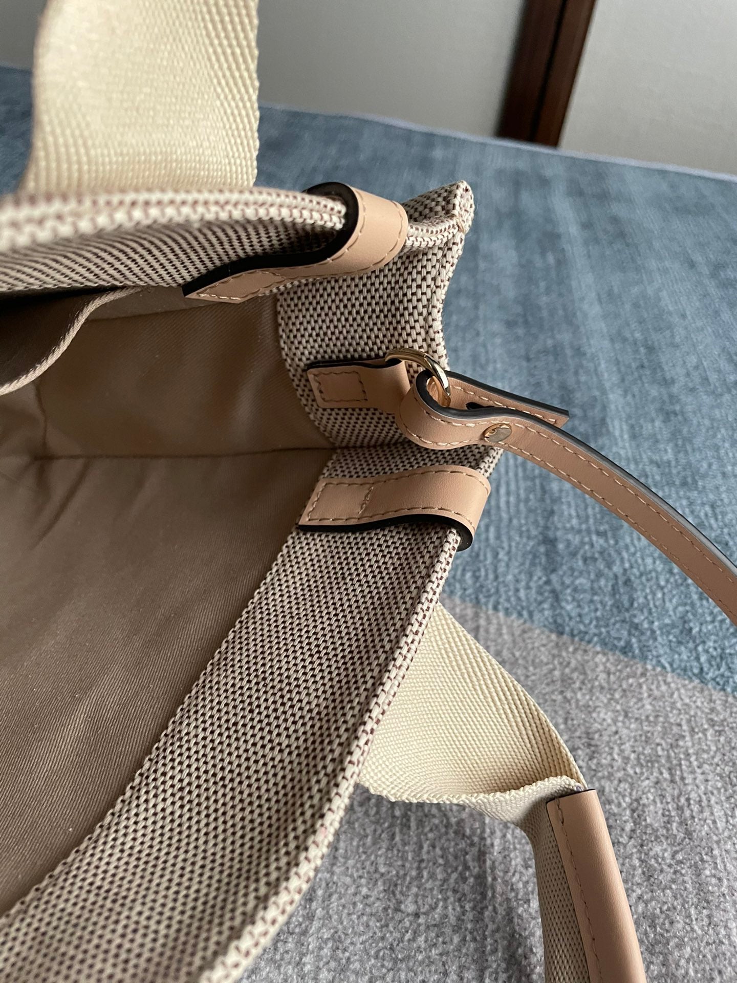 CHLOE SMALL STRAP WOODY TOTE BAG 26.5 IN BEIGE LINEN CANVAS BLACK WEBBING LOGO EMBROIDER NUDE CALFSKIN