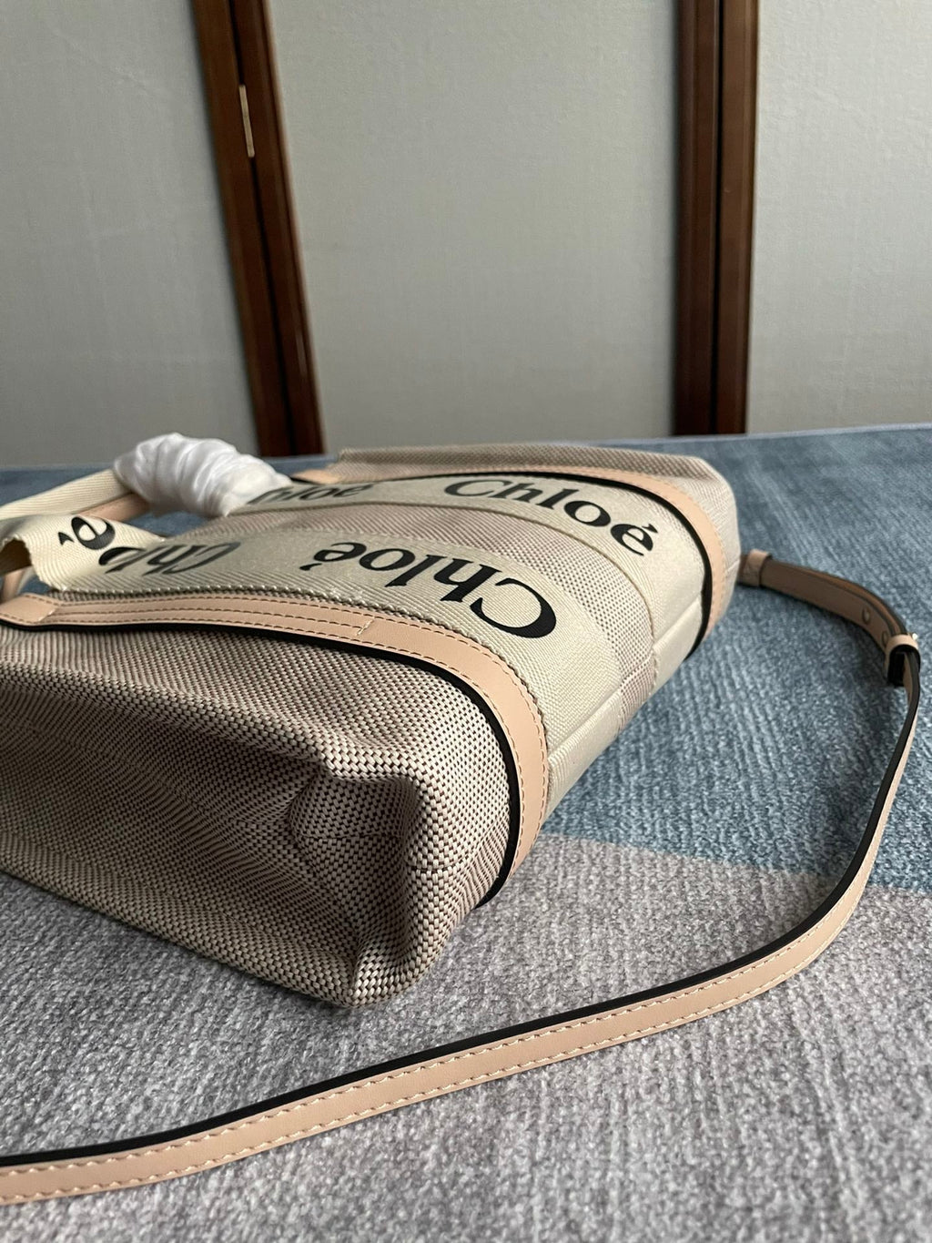 CHLOE SMALL STRAP WOODY TOTE BAG 26.5 IN BEIGE LINEN CANVAS BLACK WEBBING LOGO EMBROIDER NUDE CALFSKIN