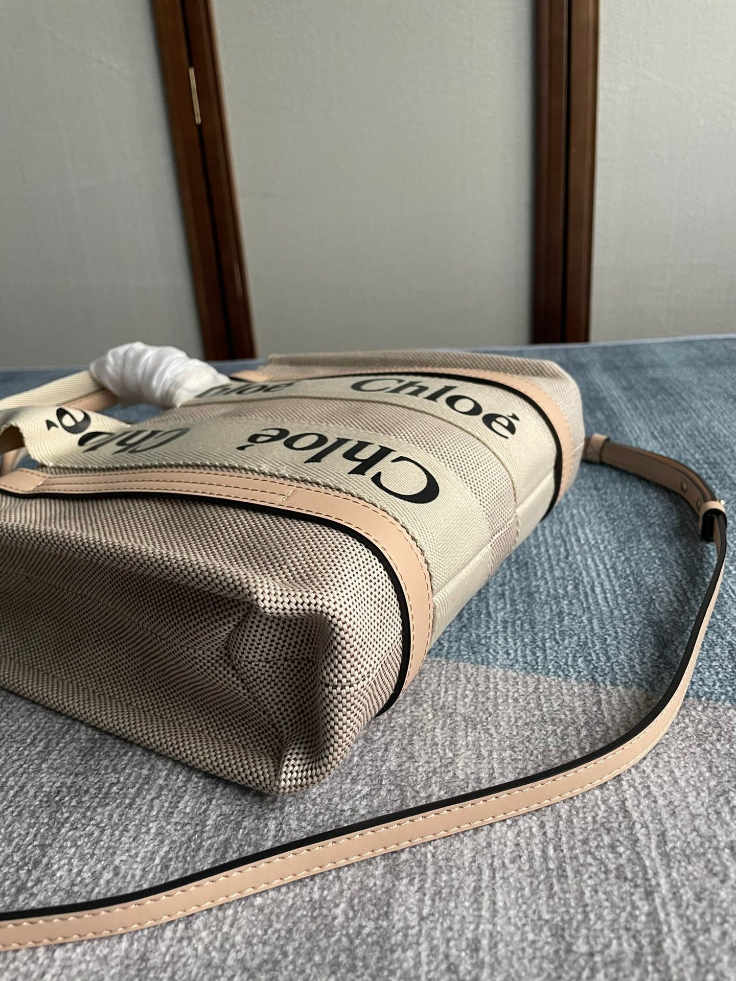 CHLOE SMALL STRAP WOODY TOTE BAG 26.5 IN BEIGE LINEN CANVAS BLACK WEBBING LOGO EMBROIDER NUDE CALFSKIN