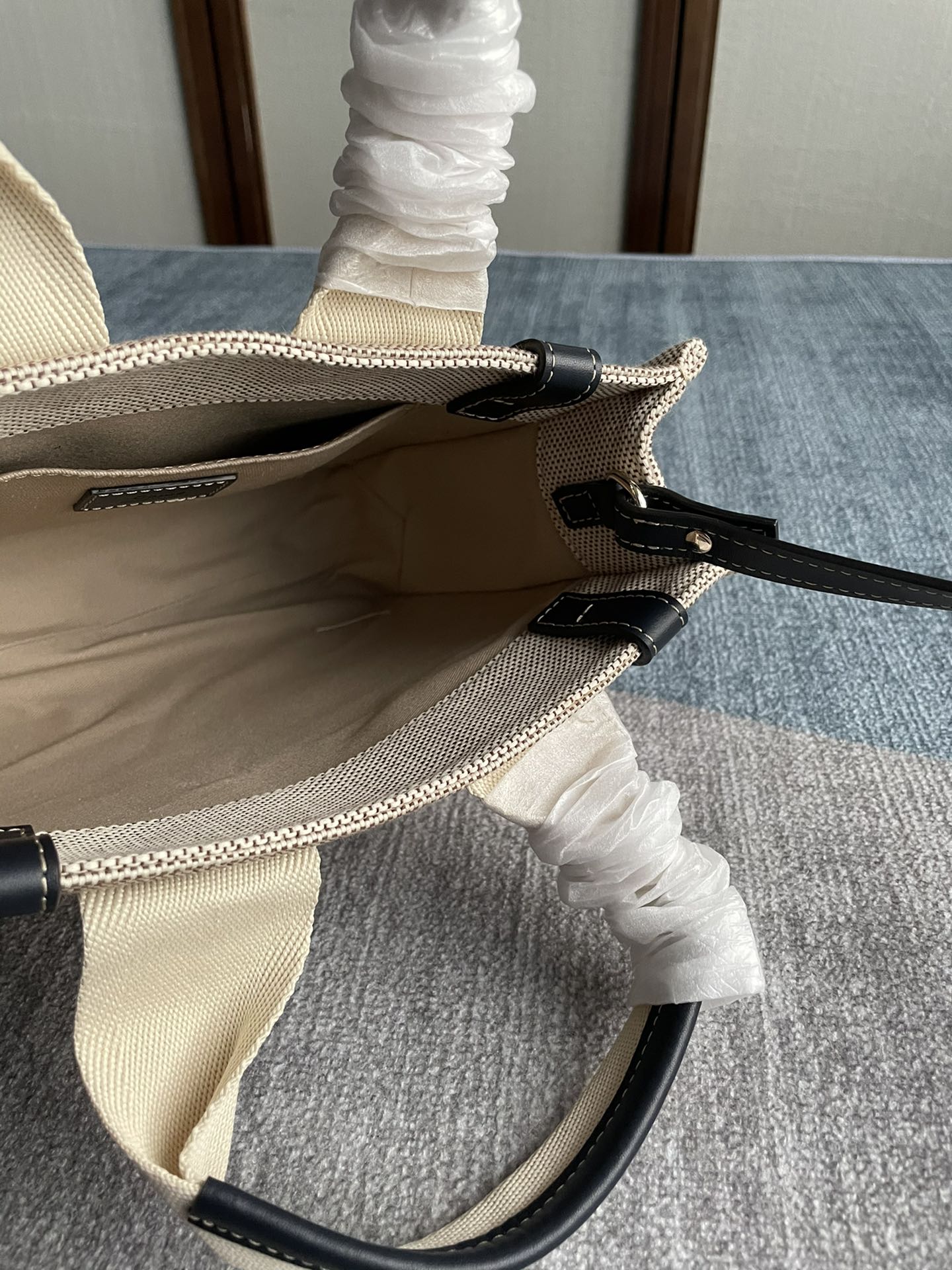 CHLOE SMALL STRAP WOODY TOTE BAG 26.5 IN BEIGE LINEN CANVAS BLACK WEBBING LOGO EMBROIDER BLACK CALFSKIN