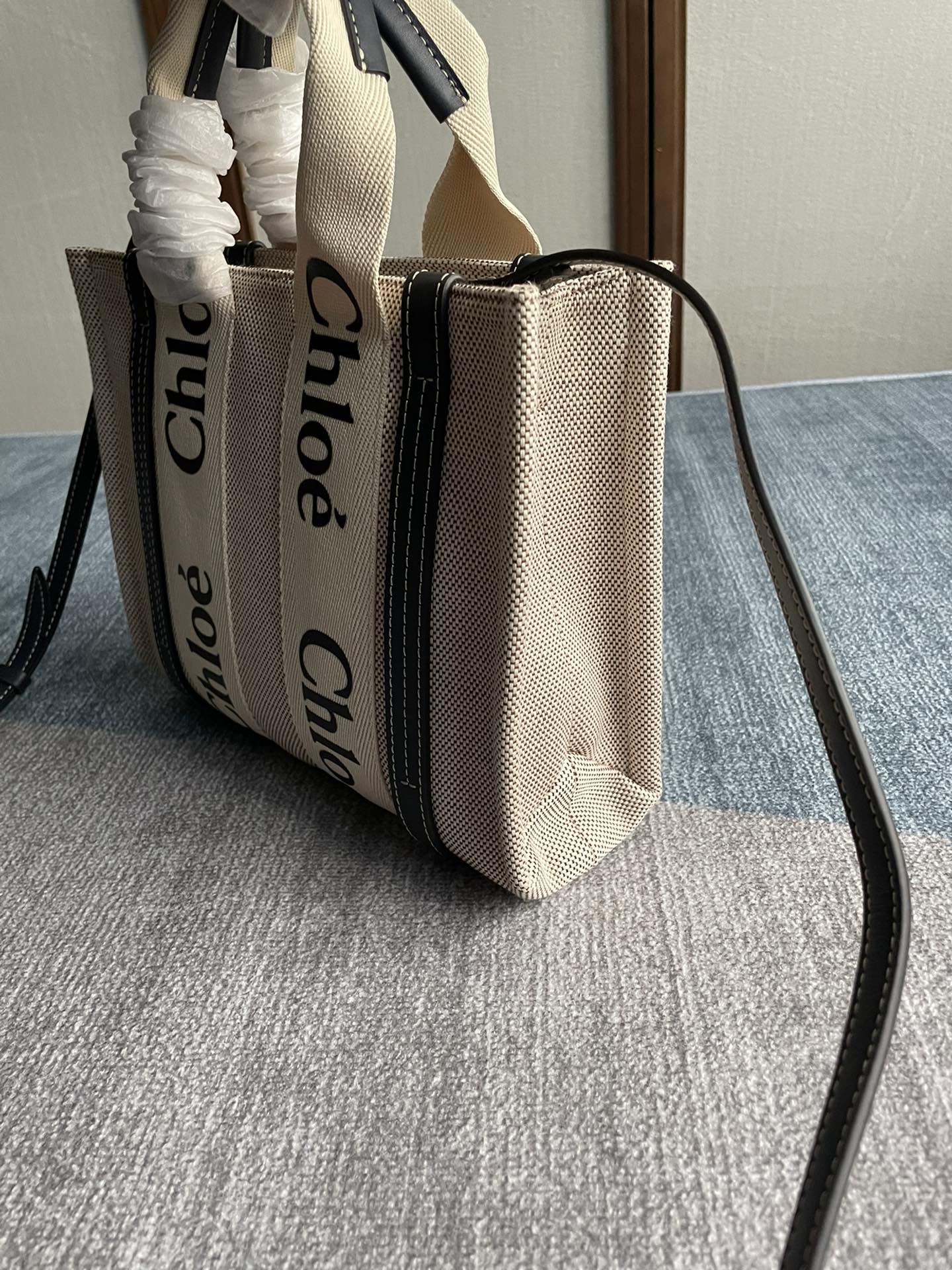 CHLOE SMALL STRAP WOODY TOTE BAG 26.5 IN BEIGE LINEN CANVAS BLACK WEBBING LOGO EMBROIDER BLACK CALFSKIN