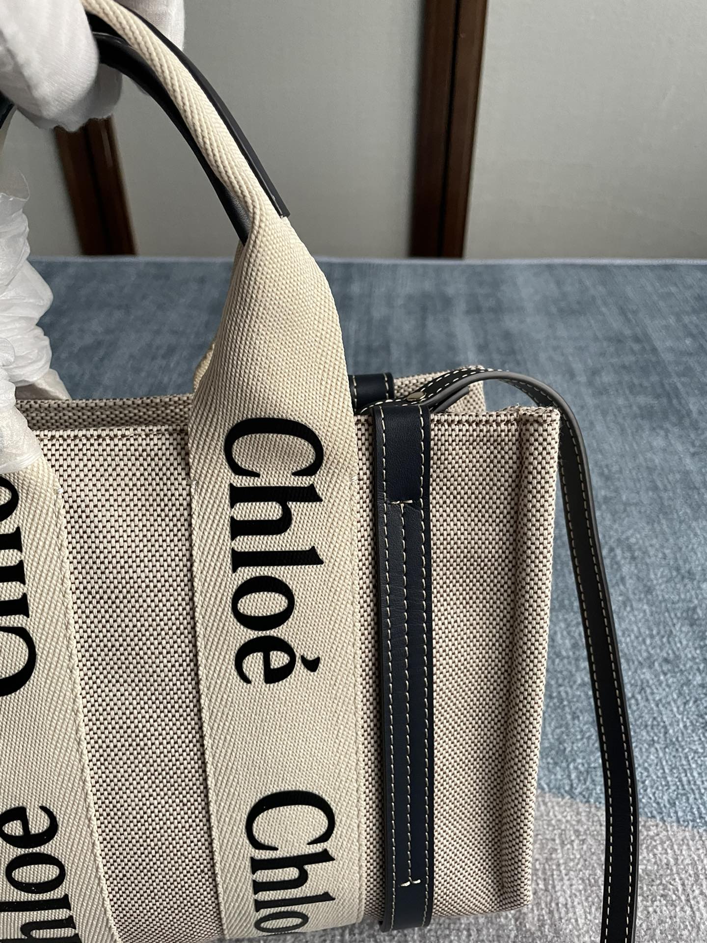 CHLOE SMALL STRAP WOODY TOTE BAG 26.5 IN BEIGE LINEN CANVAS BLACK WEBBING LOGO EMBROIDER BLACK CALFSKIN