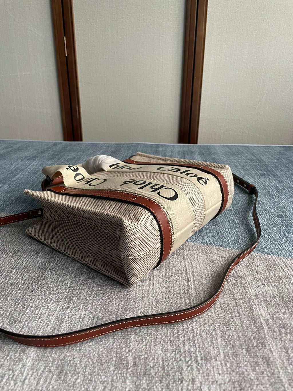CHLOE SMALL STRAP WOODY TOTE BAG 26.5 IN BEIGE LINEN CANVAS BLACK WEBBING LOGO EMBROIDER BROWN CALFSKIN